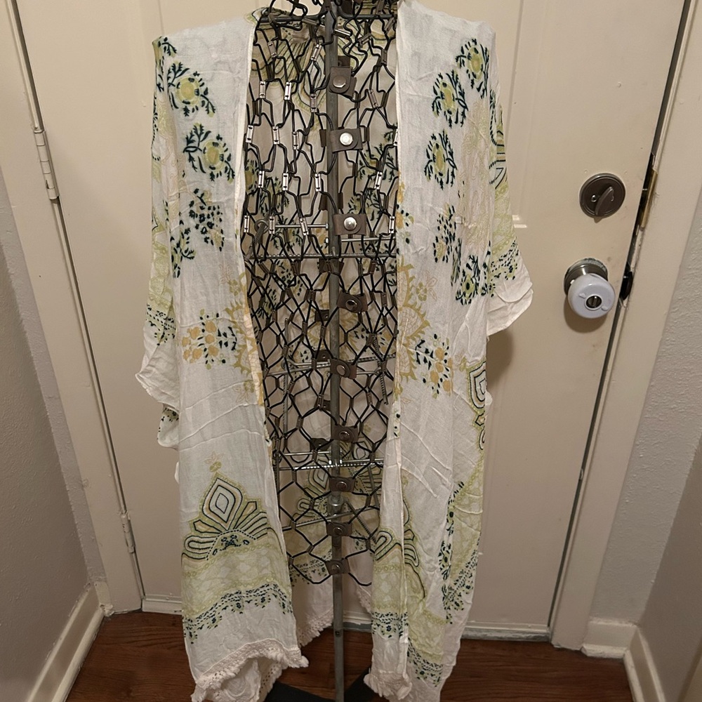 Say What? White and Green Kimono